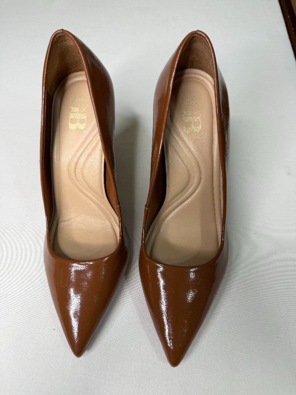 Brown Patent Pointed Toe Gianni Bini Pumps – Size 5M